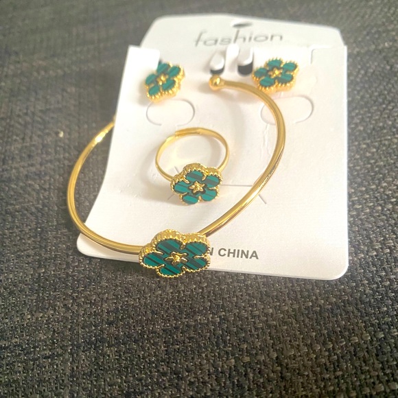NWOT Designer Style Jewelry Set - Picture 1 of 8